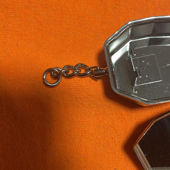Supreme Keychain - Picture 4 of 4